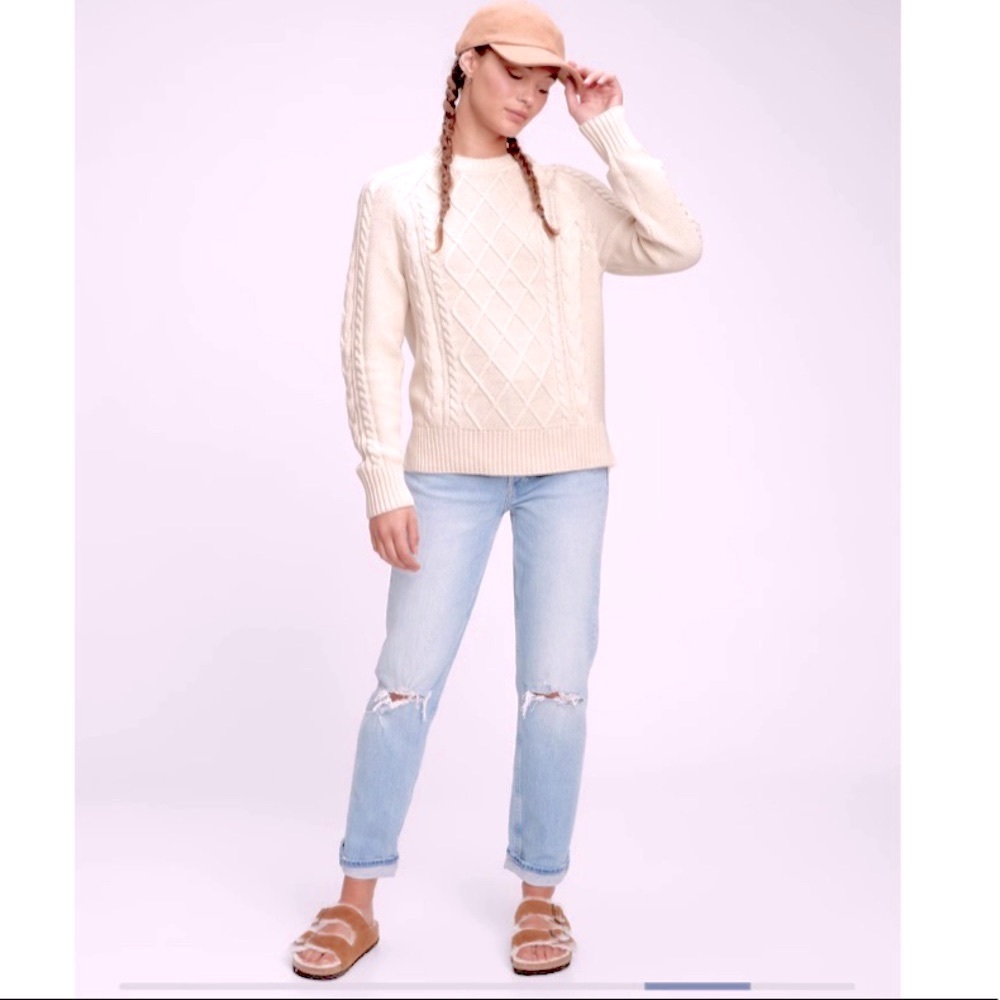 GAP Soft Crewneck Cable Knit Sweater in Chino Beige